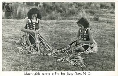 Rotorua Maori Girls Weaving