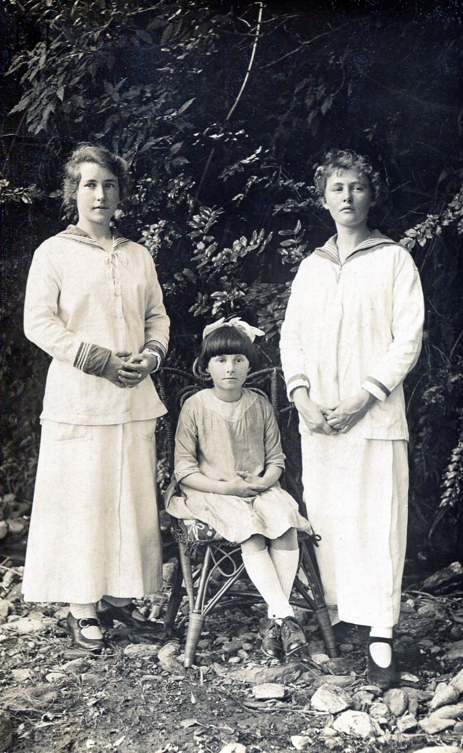 Portrait of 3 sisters? Havelock
