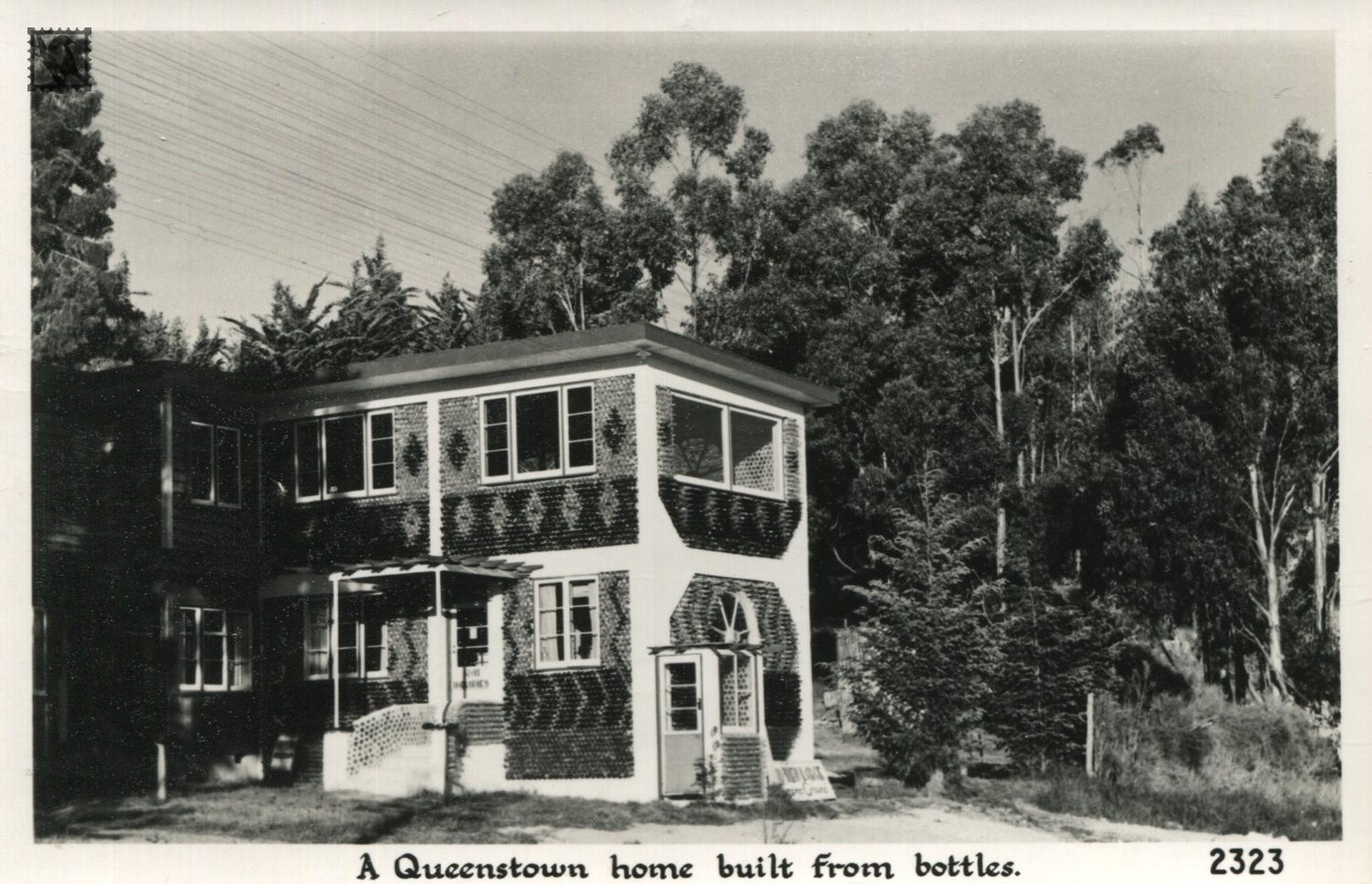Queenstown-The Bottle House