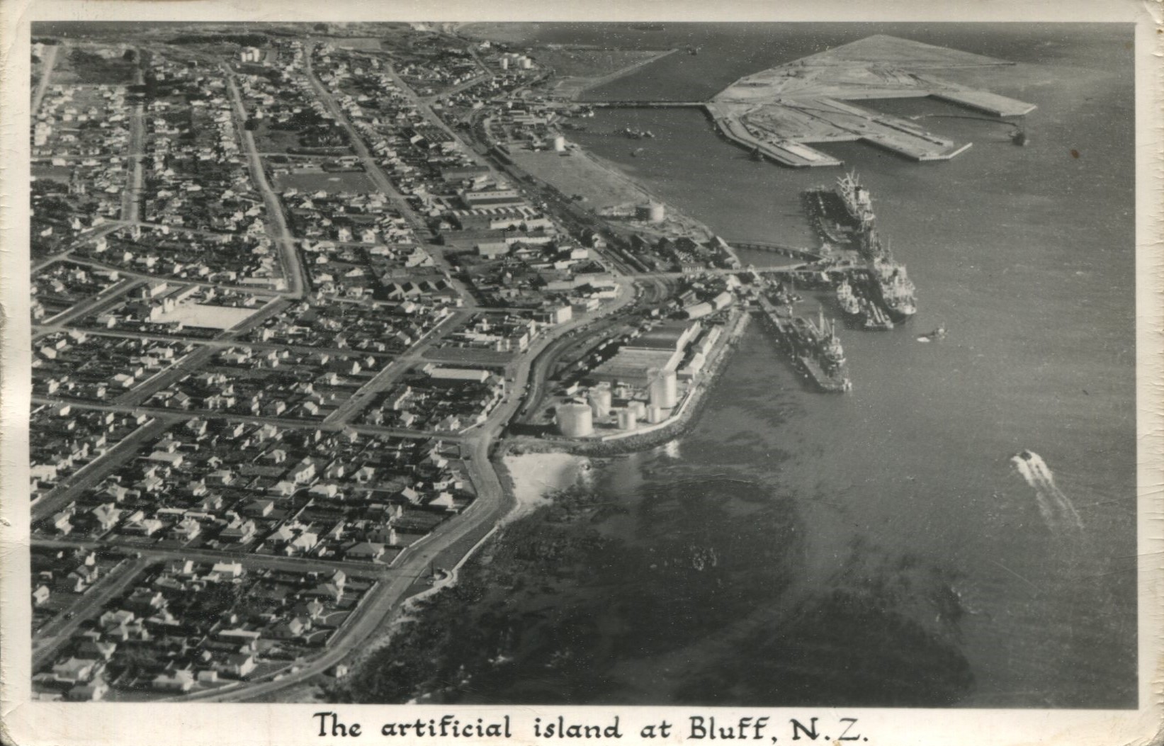 Bluff - The Artificial Island